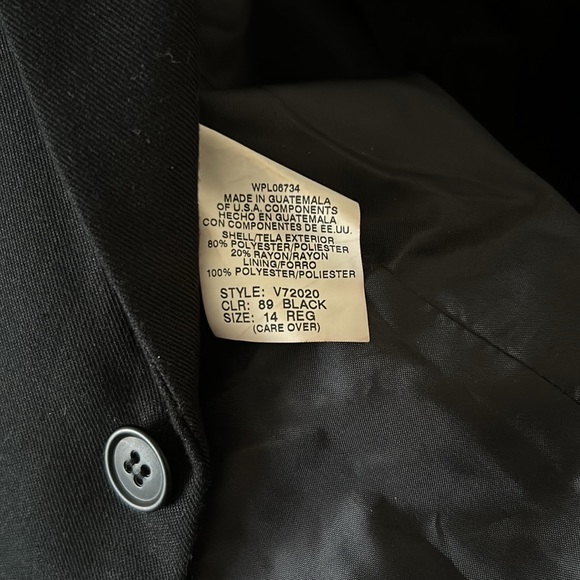 Van Heusen boys 🧥💰 - Picture 3 of 4